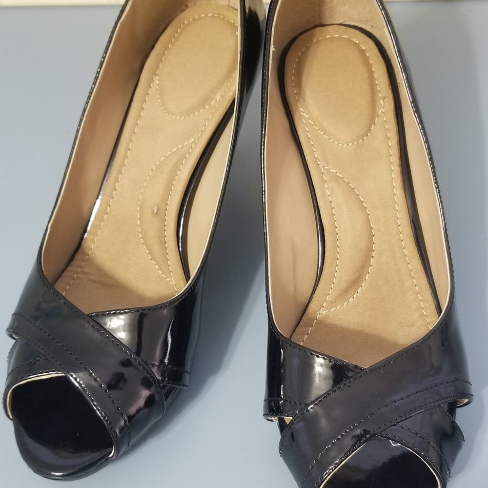 NEVER WORN SZ 8 BLACK OPEN TOE PUMPS SNAKE SKIN HEELS